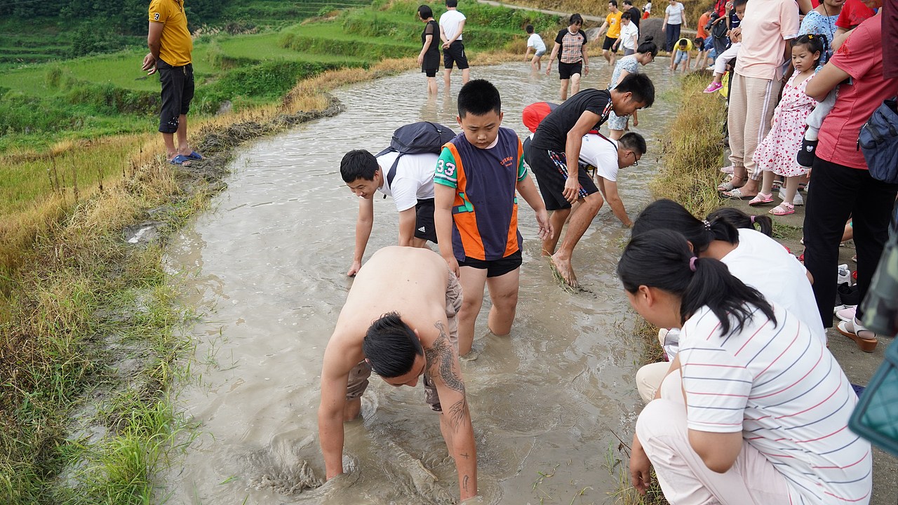 清远连山欧家梯田端午集市烟花节。