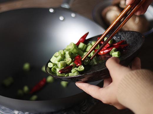 咕咕东✕EPORAS丨铁锅场景化拍摄