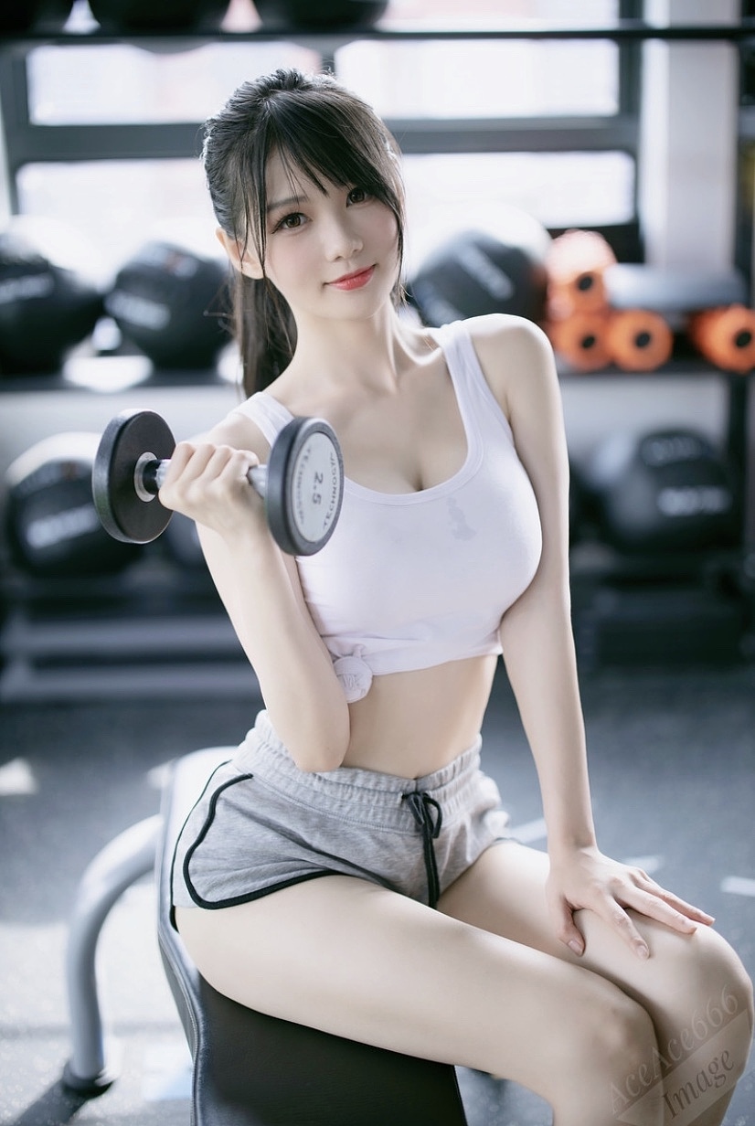 健身美女（图ZMjE4NTE3MTU2） - 人像摄影 - 站酷设计师CM川沐原创素材 - 站酷ZCOOL