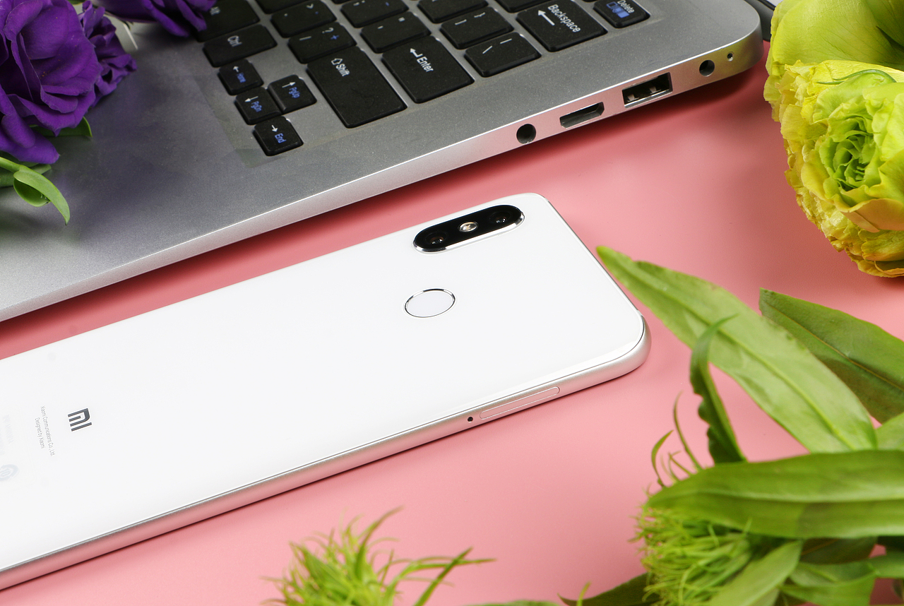 小米8实拍（图ZMTE3MjQ2MzU2） - 产品摄影 - 站酷设计师宜萱1955915131原创素材 - 站酷ZCOOL