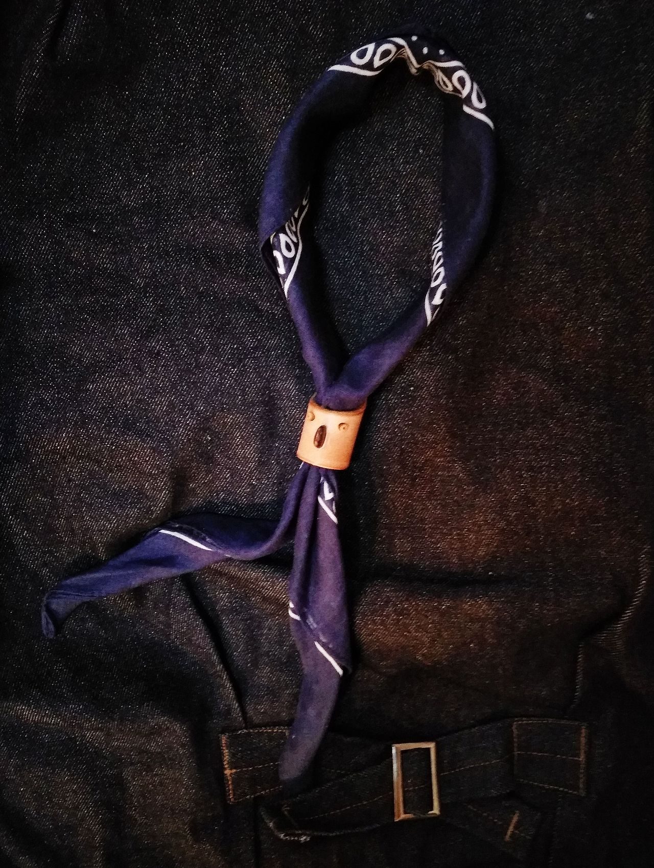 手工牛皮方巾扣设计（图ZOTg4MzI0MjQ=） - 工艺品设计 - 站酷设计师mgoo原创素材 - 站酷ZCOOL