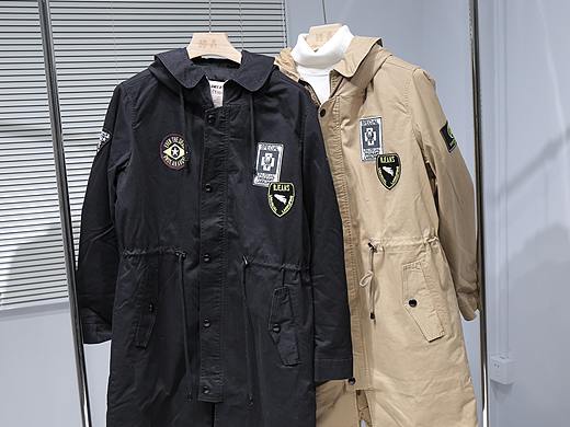 轨道灯服装挂拍打灯光，射灯筒灯摄影布灯方法技巧教程