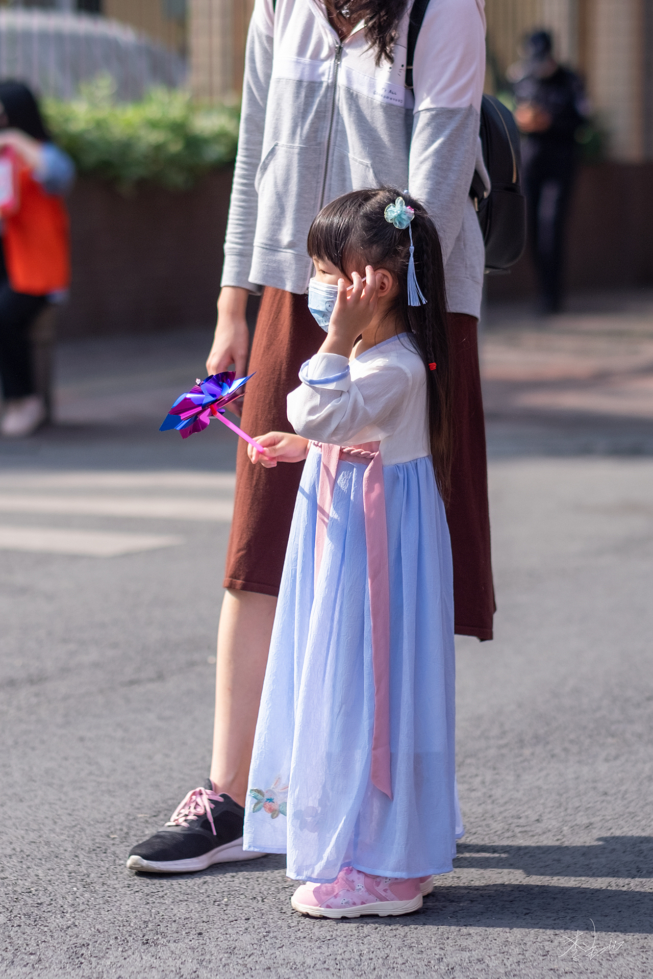 花市街拍 - 年味『续』（图ZMTk0NjkxMzQ0） - 人文/纪实摄影 - 站酷设计师李翔DennisLee原创素材 - 站酷ZCOOL