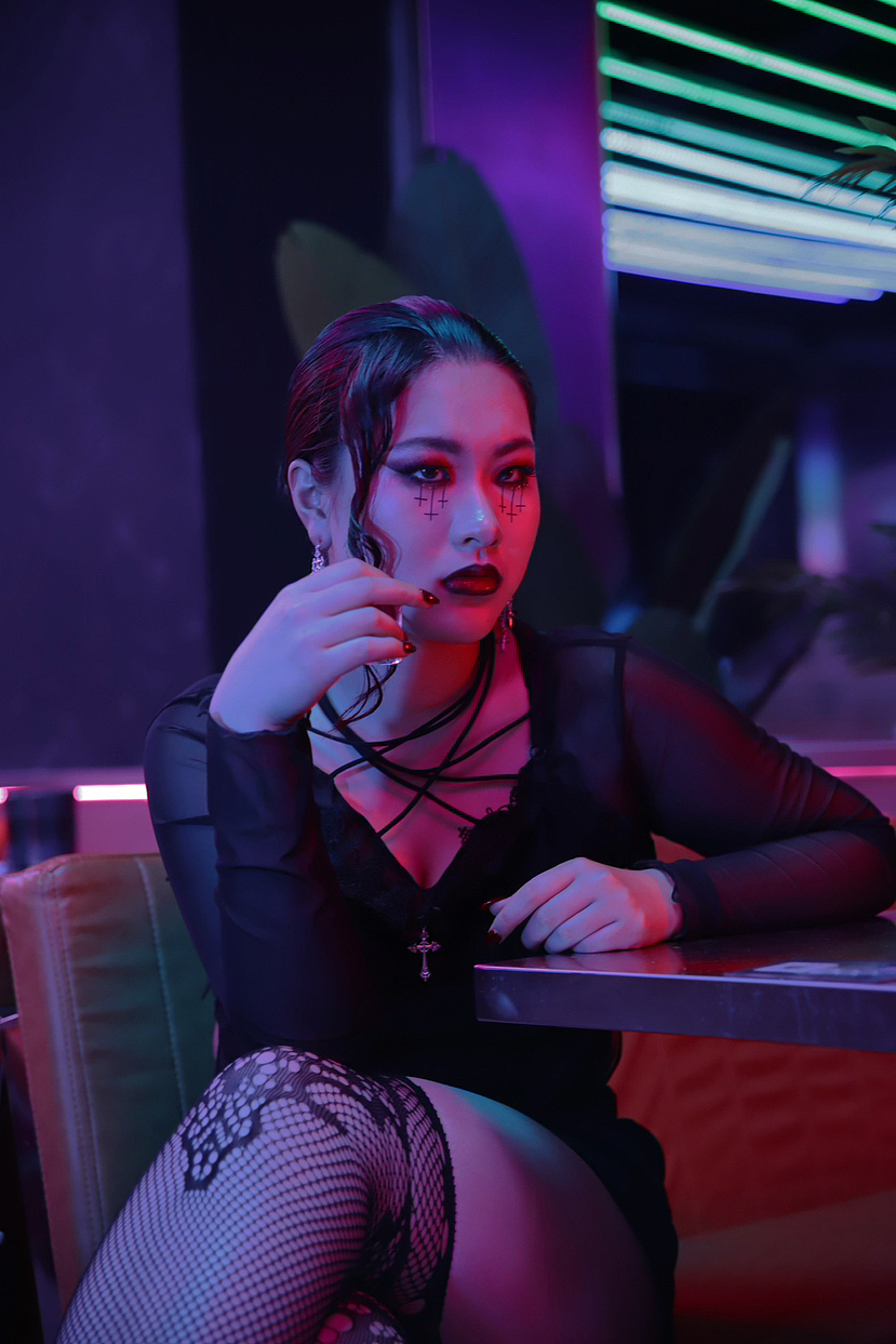 < 亢奋|Euphoria > Kate