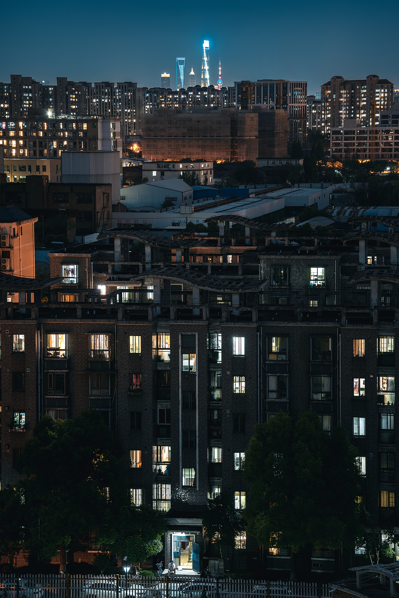 上海隔离，困在格子中的人们（图ZMzA0MDcxOTk2） - 环境/建筑摄影 - 站酷设计师吴噪音原创素材 - 站酷ZCOOL