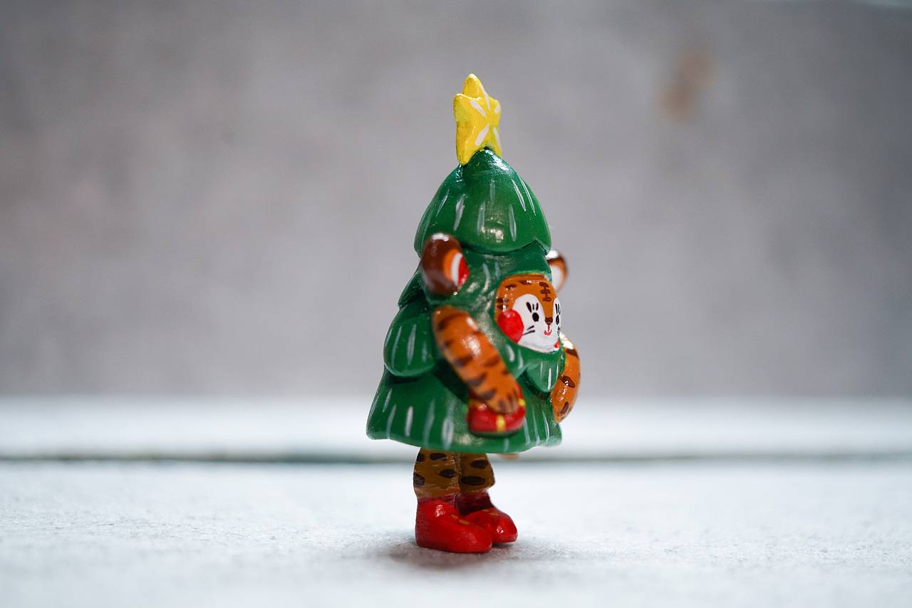 插画黏土设计——穿圣诞装的小老虎