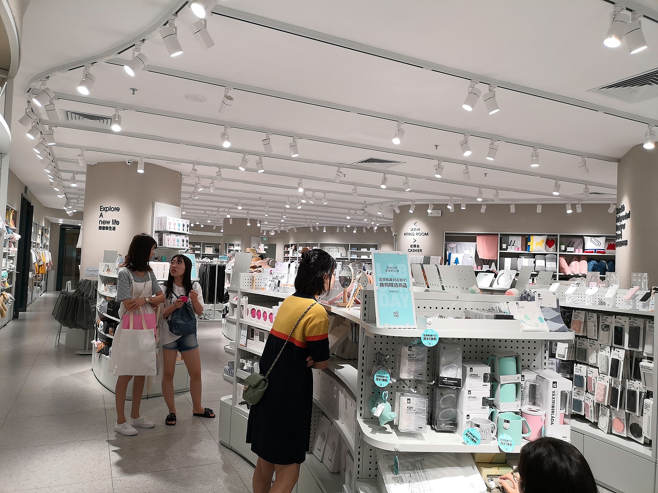 广州nome诺米货架厂给您推荐母婴店货架选择