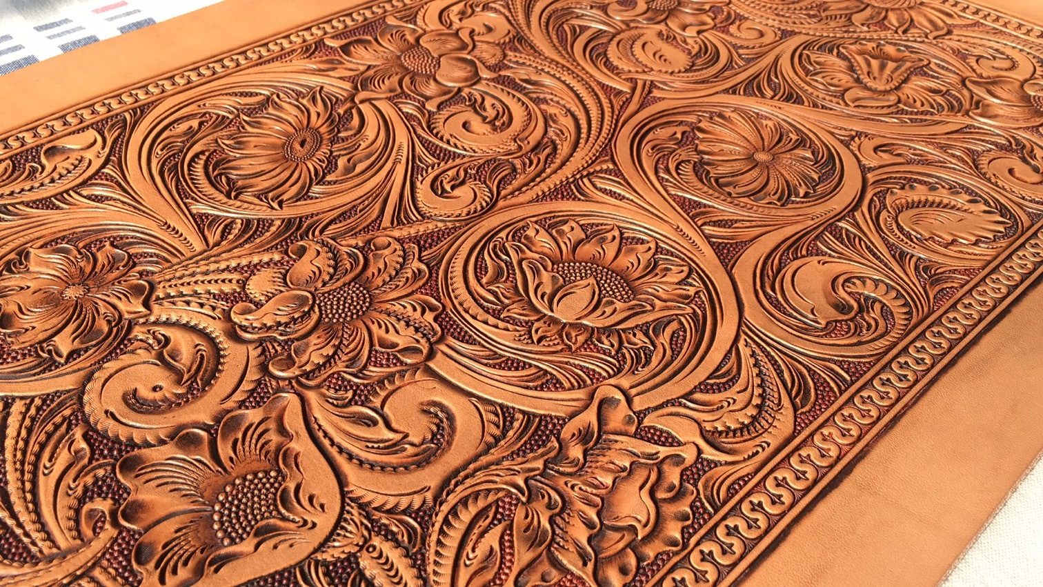 lin皮雕-谢丽丹和亚利桑那风格结合|手工艺|工艺品设计|lin皮具社