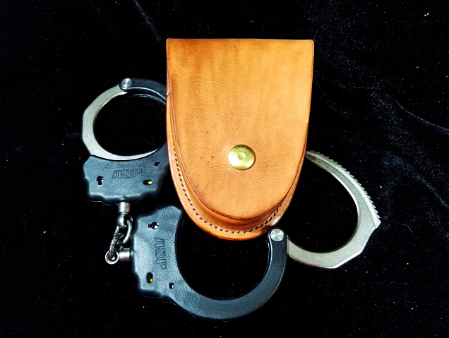 专业人士定制纯手工打造手铐皮套