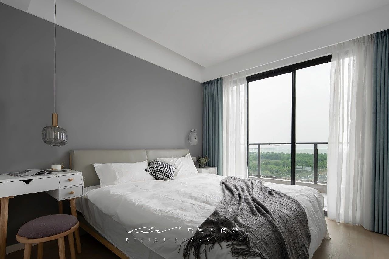 白色无压感的家