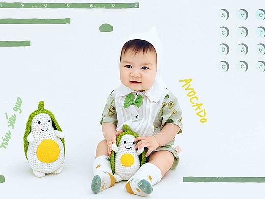 玩具卡通百天摄影主题—牛油果