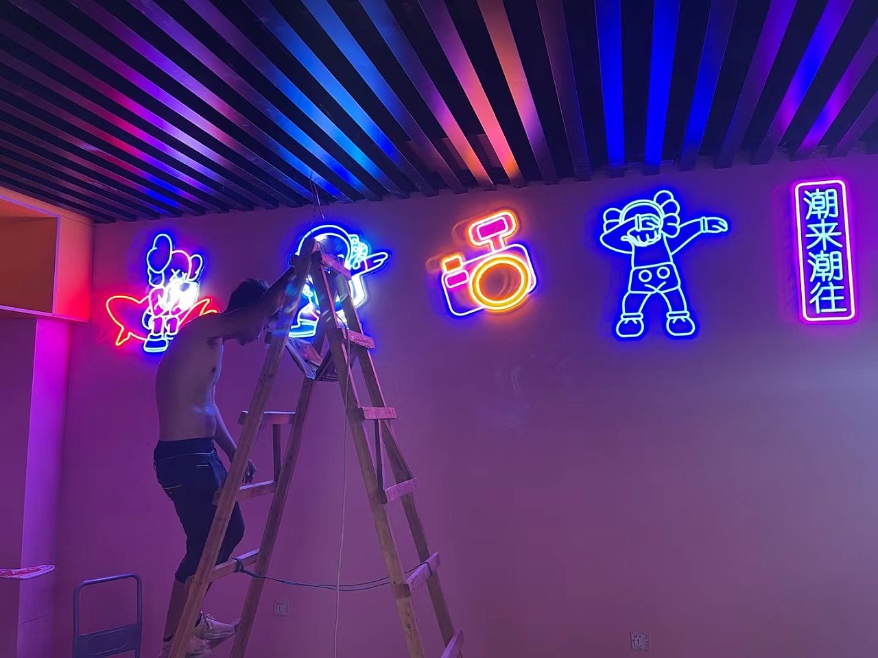 美陈霓虹灯造型|空间|商业空间设计|中玥景观美陈亮化 - 原创作品