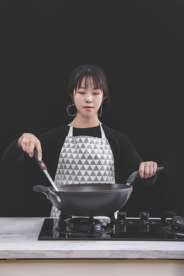 苏泊尔锅产品拍摄（图ZMTUyMjYzODky） - 产品摄影 - 站酷设计师卷卷Roll原创素材 - 站酷ZCOOL