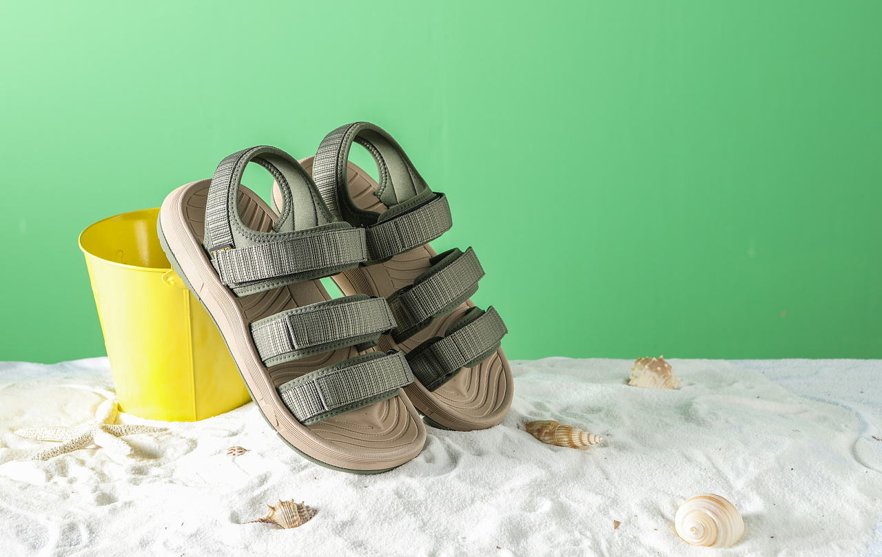 沙滩凉鞋|摄影|产品|深海FX - 原创作品 - 站酷 (ZCOOL)