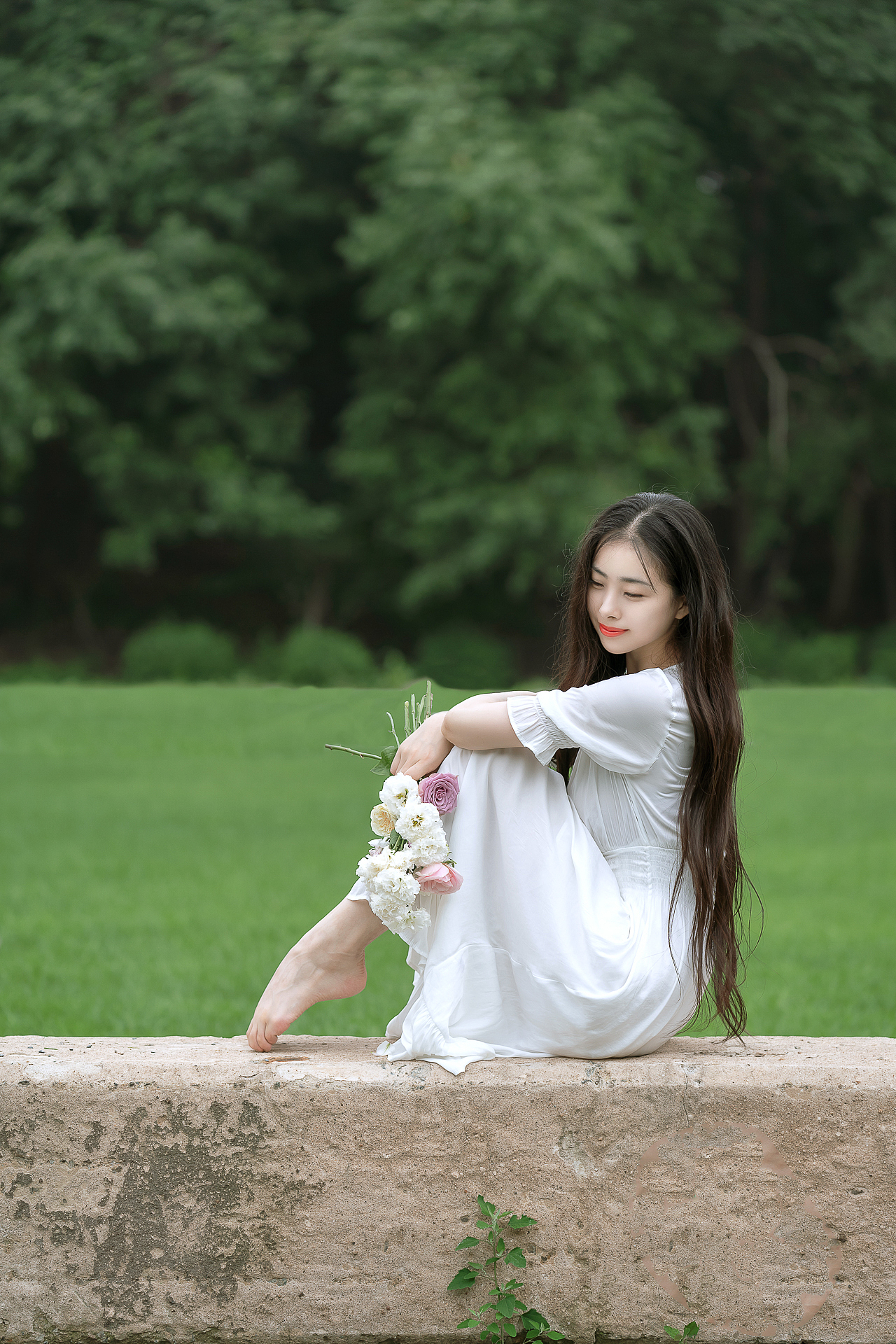 白裙、森林、阳光（图ZMjAwMjYxMDQ0） - 人像摄影 - 站酷设计师摄影师一LELE原创素材 - 站酷ZCOOL