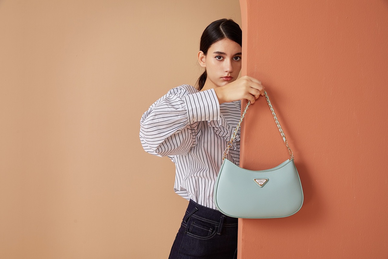 商业//摄影/意尔康鞋包（图ZMjYzNjMyNDE2） - 时尚/艺术摄影 - 站酷设计师摄影师wenlin原创素材 - 站酷ZCOOL