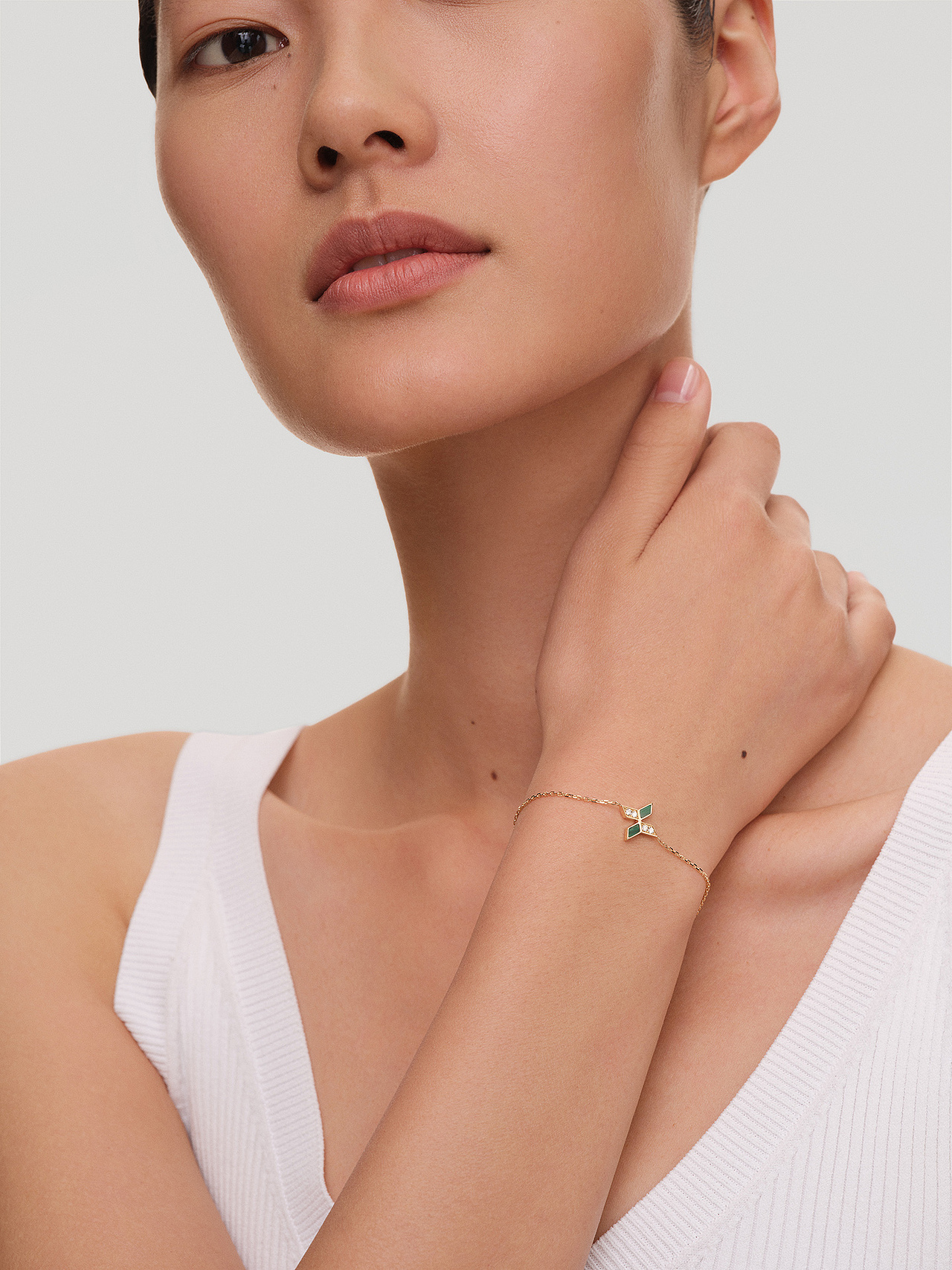 珠宝商业大片 摄影师:王鹏 修图:kiki后期修图团队