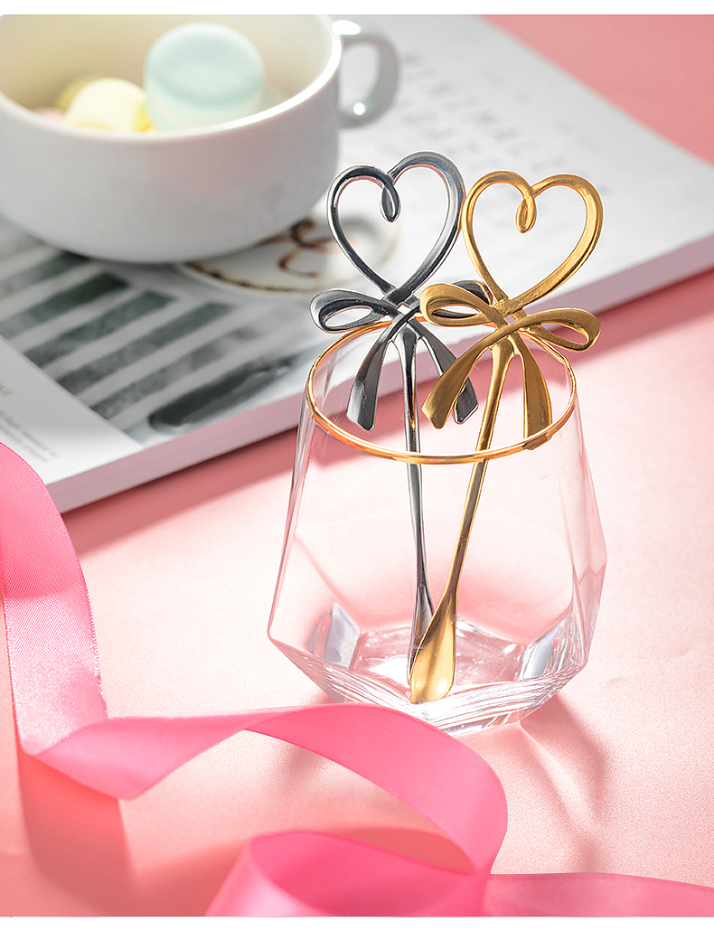 挥动的仙女棒 | 爱心蝴蝶结搅拌勺 | 勺子餐具摄影（图ZMTc4MjYzNjg4） - 产品摄影 - 站酷设计师漫渡光影原创素材 - 站酷ZCOOL