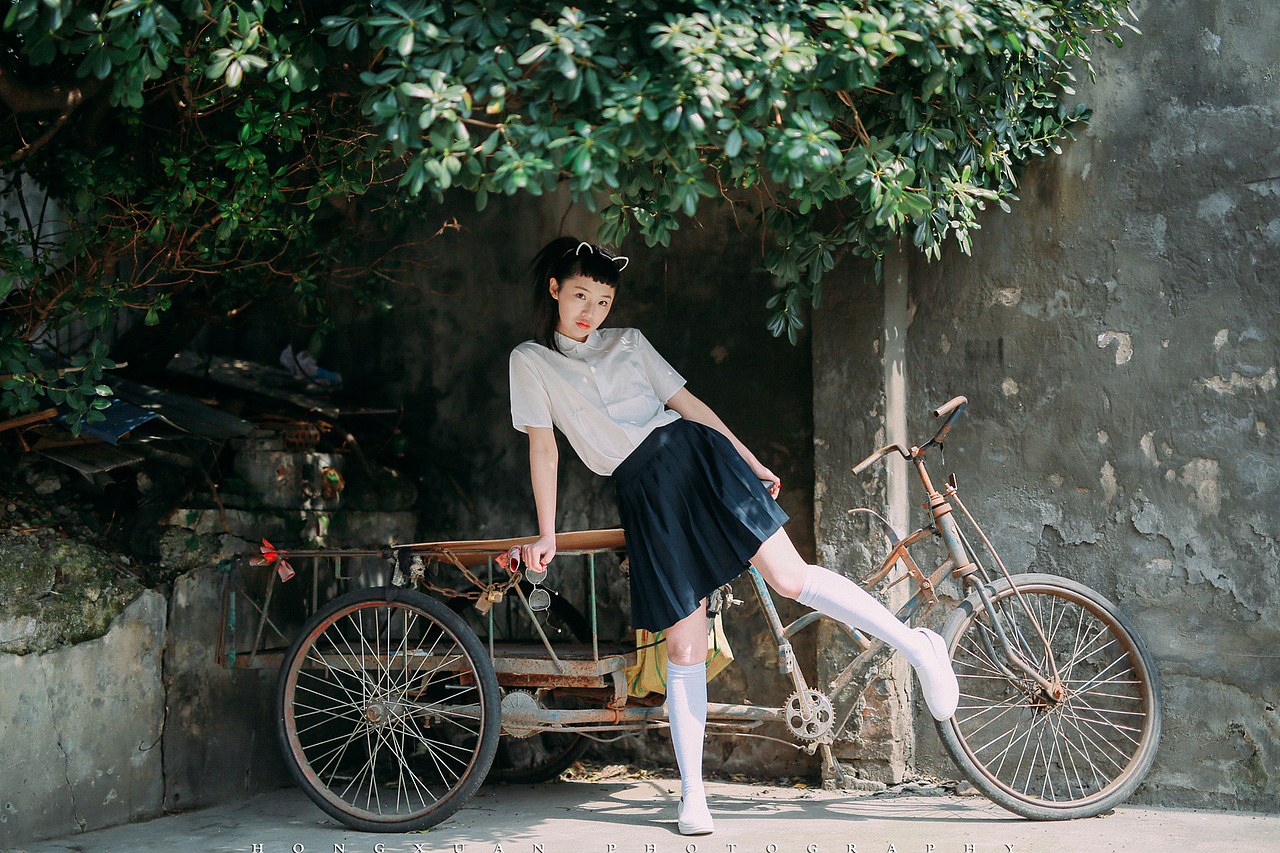 你的刘海好奇怪,但是奇怪的好看.