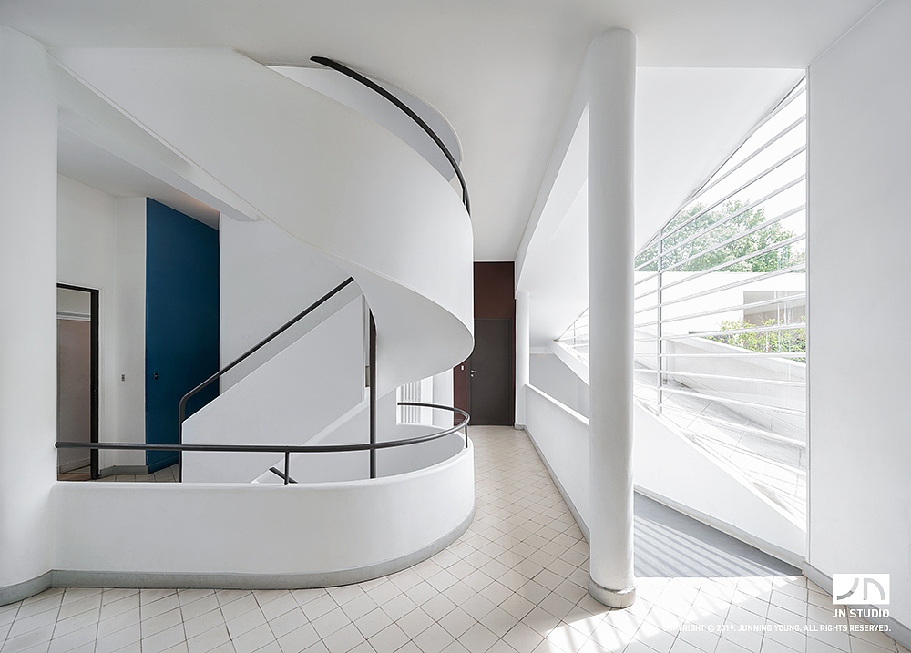 萨伏依别墅悬浮在梦想中的白盒子