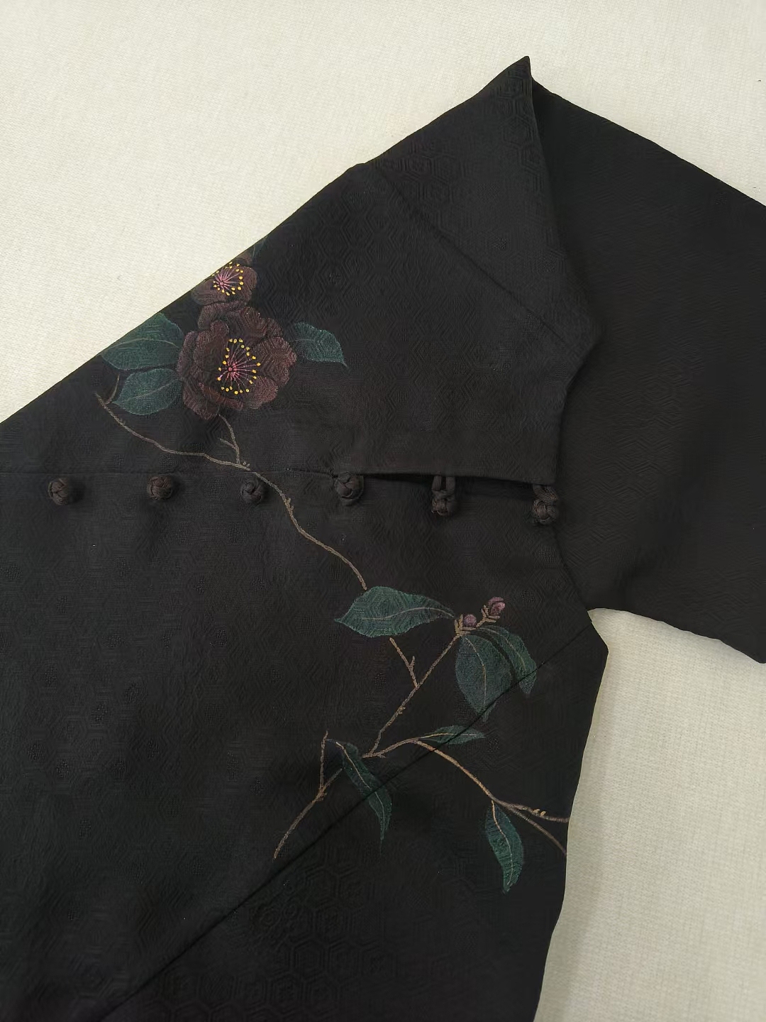 香云纱上面的服装手绘