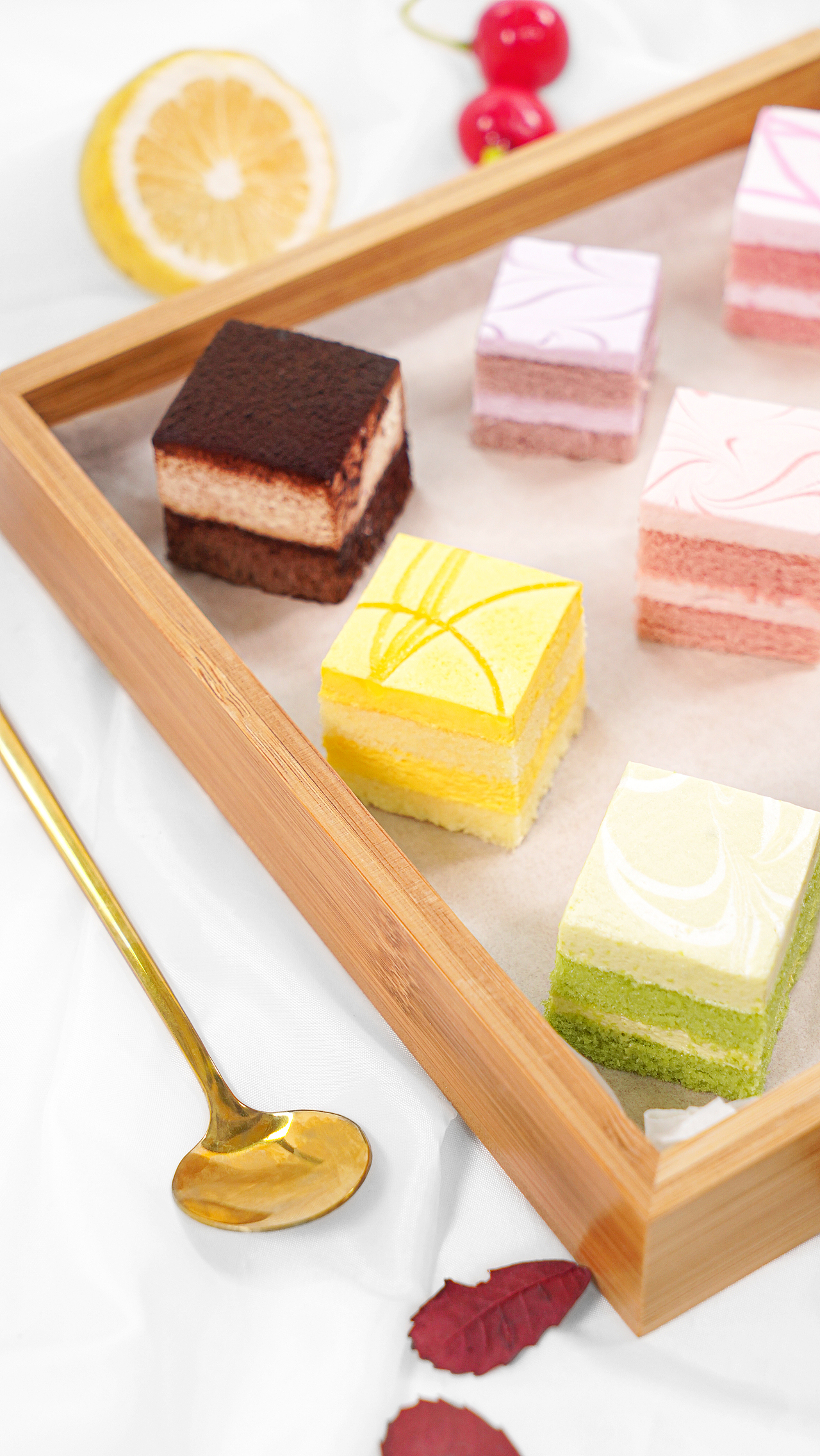 五月份的片子/爱你的人有着西点一样的甜