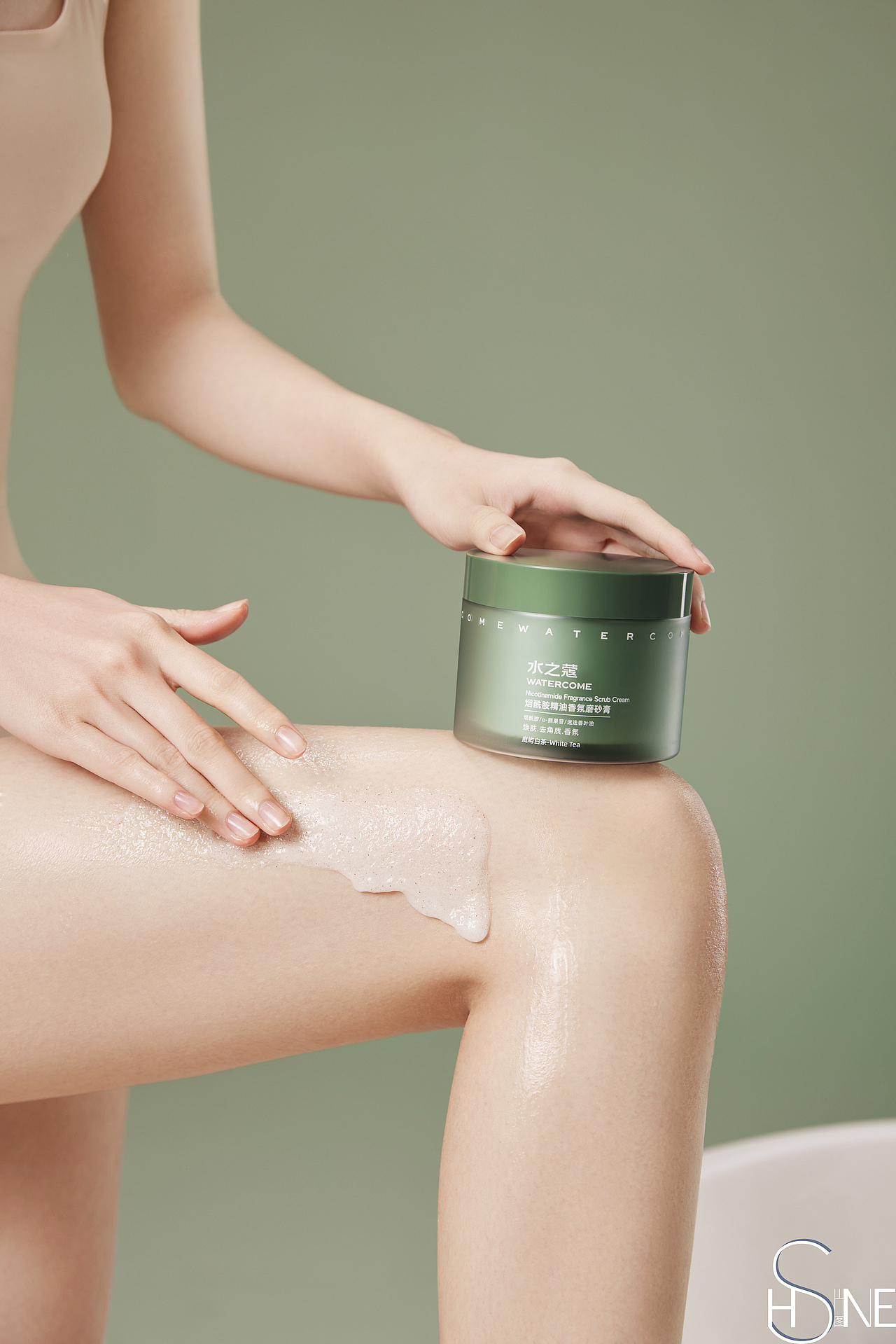 一组护肤品平面拍摄