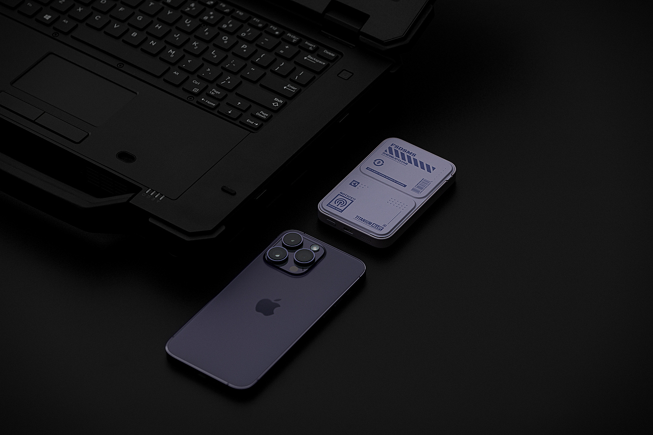 随手拍丨ROCK磁吸支架充电宝