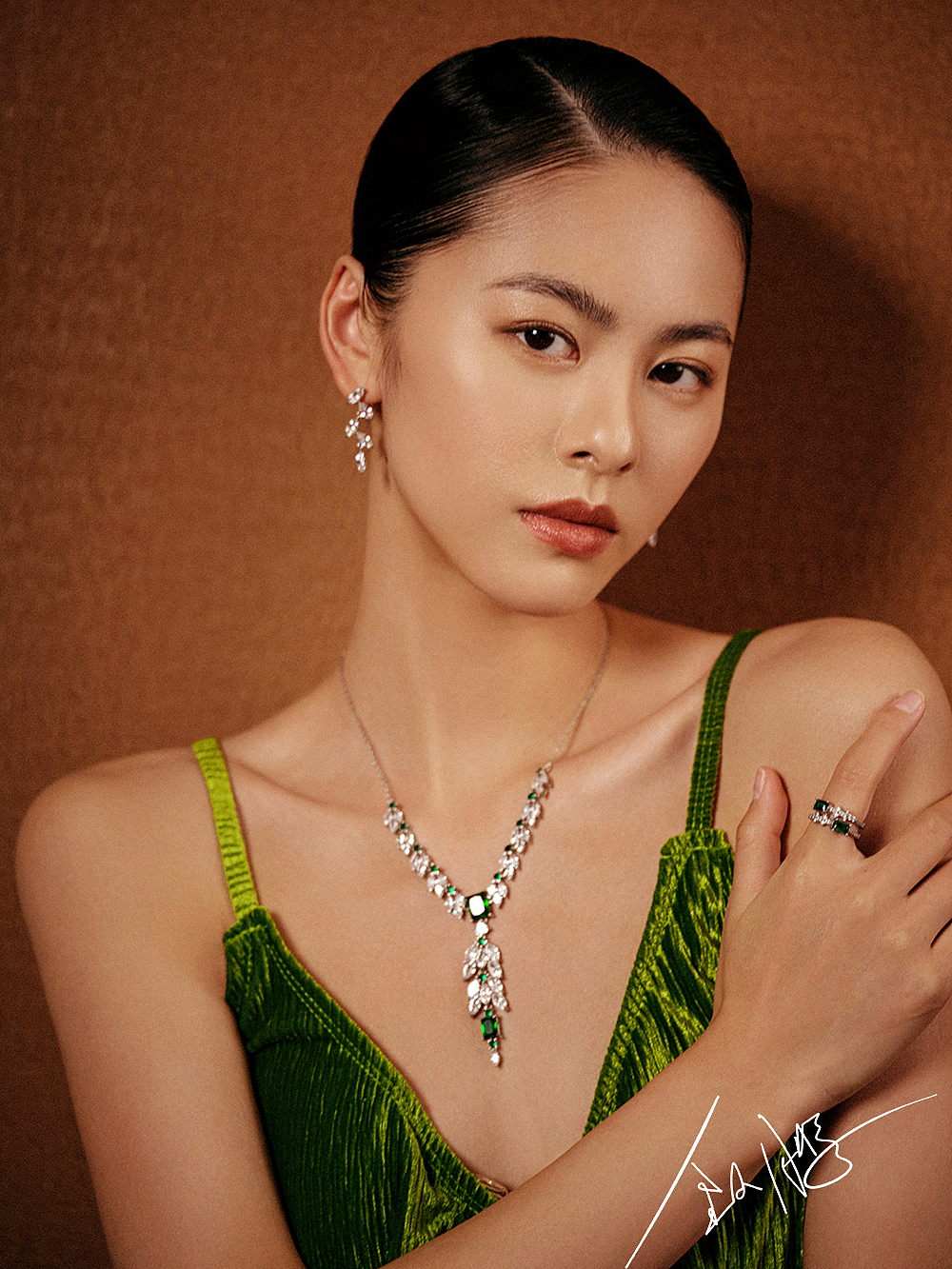 月红（图ZMzU4MTgyMTI0） - 人像摄影 - 站酷设计师银鹏原创素材 - 站酷ZCOOL