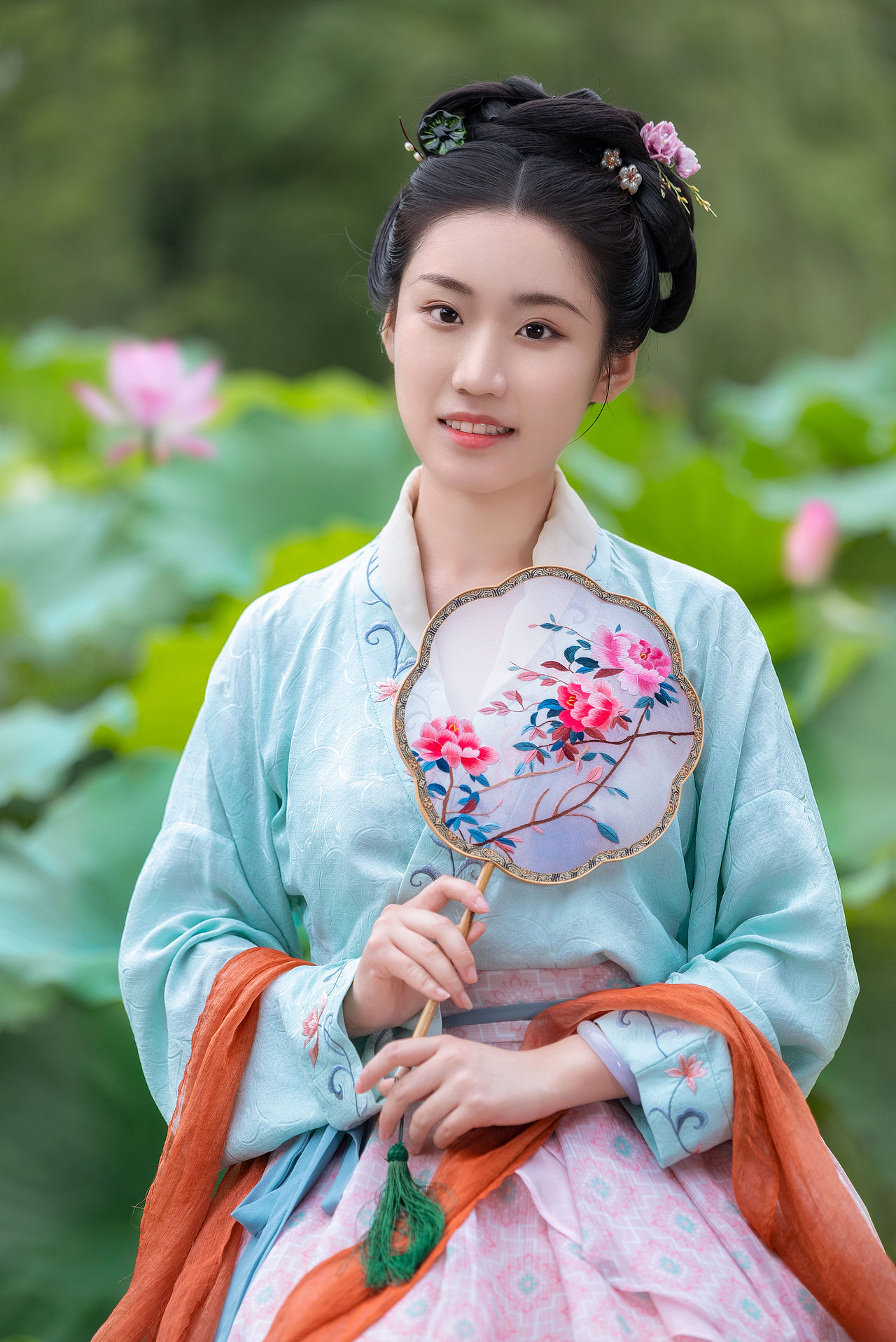 煙雨樓臺(tái)荷花池（圖ZMzE1MTM4ODQ0） - 人像攝影 - 站酷設(shè)計(jì)師糊涂仙人LEO原創(chuàng)素材 - 站酷ZCOOL