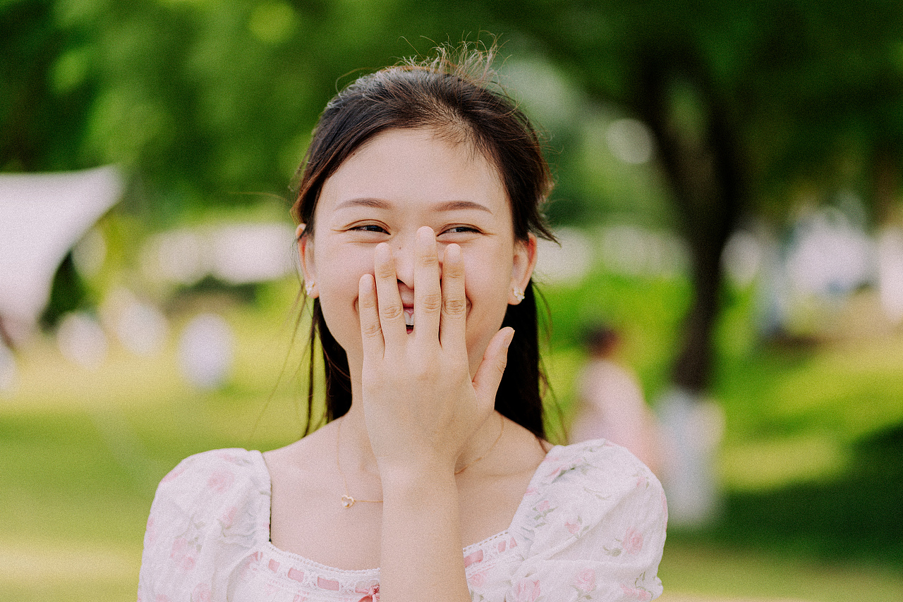 夏天就得配花裙子