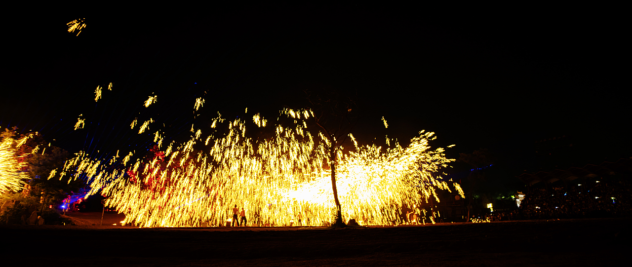打鐵花（非物質(zhì)文化遺產(chǎn)）（圖ZMzQ1MDI4MjI0） - 人文/紀(jì)實(shí)攝影 - 站酷設(shè)計(jì)師拾光者Orince原創(chuàng)素材 - 站酷ZCOOL