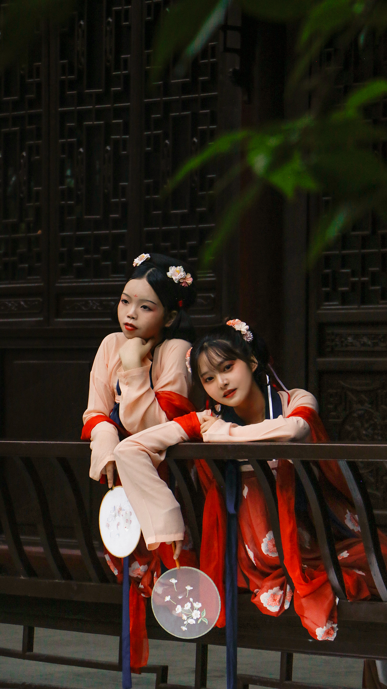 【汉服摄影】两位唐朝齐胸襦裙汉服小姐姐