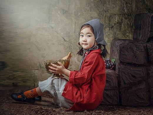 眼鏡會說話的小女孩（個人主頁-ZMjg3NTA2MDg=） - 人像攝影 - 站酷設(shè)計師PAN攝影原創(chuàng)素材 - 站酷ZCOOL