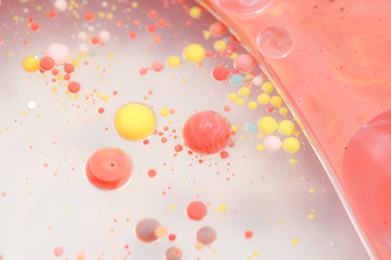 2019年年度流行色为珊瑚橘色