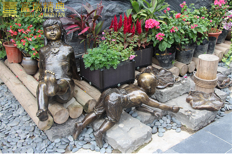 商业街人物雕塑