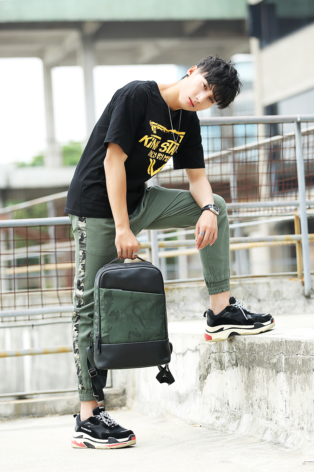 广州模特包包拍摄、外景服装拍摄、潮牌男装拍摄、视频