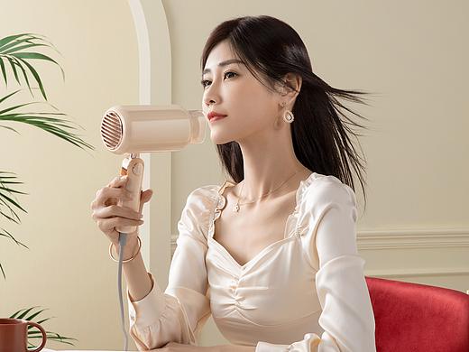 吹风机平面拍摄