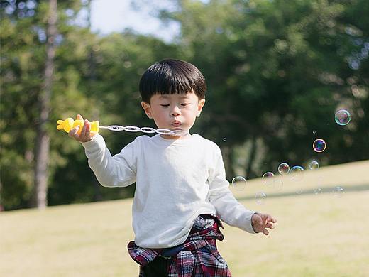 阿咔和他的泡泡