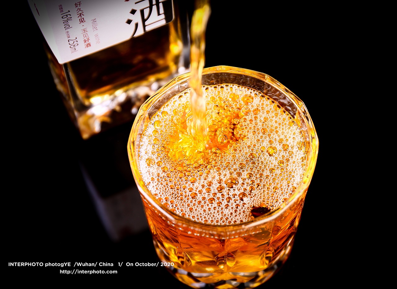 王见小米酒酒品拍摄