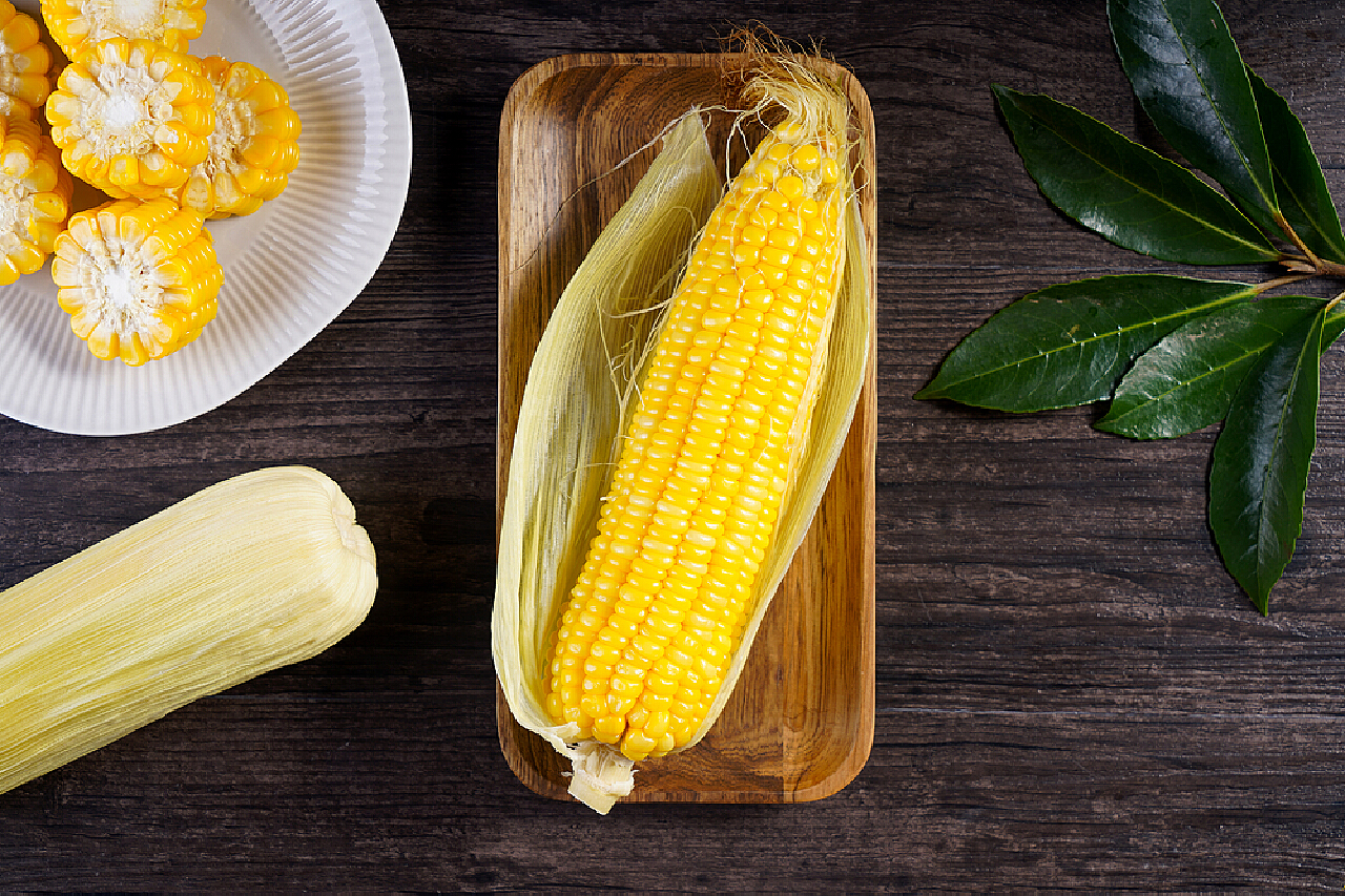 水煮玉米有技巧多加1樣調料，煮出的玉米又香又甜糯 | Foodlife