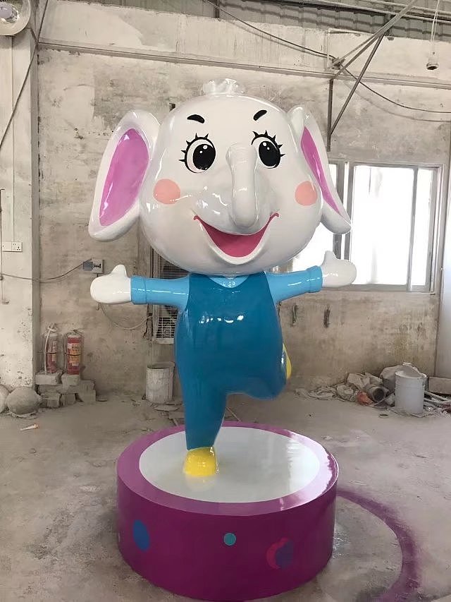 ip吉祥物公仔雕塑商业街美陈摆件玻璃钢大象卡通雕塑