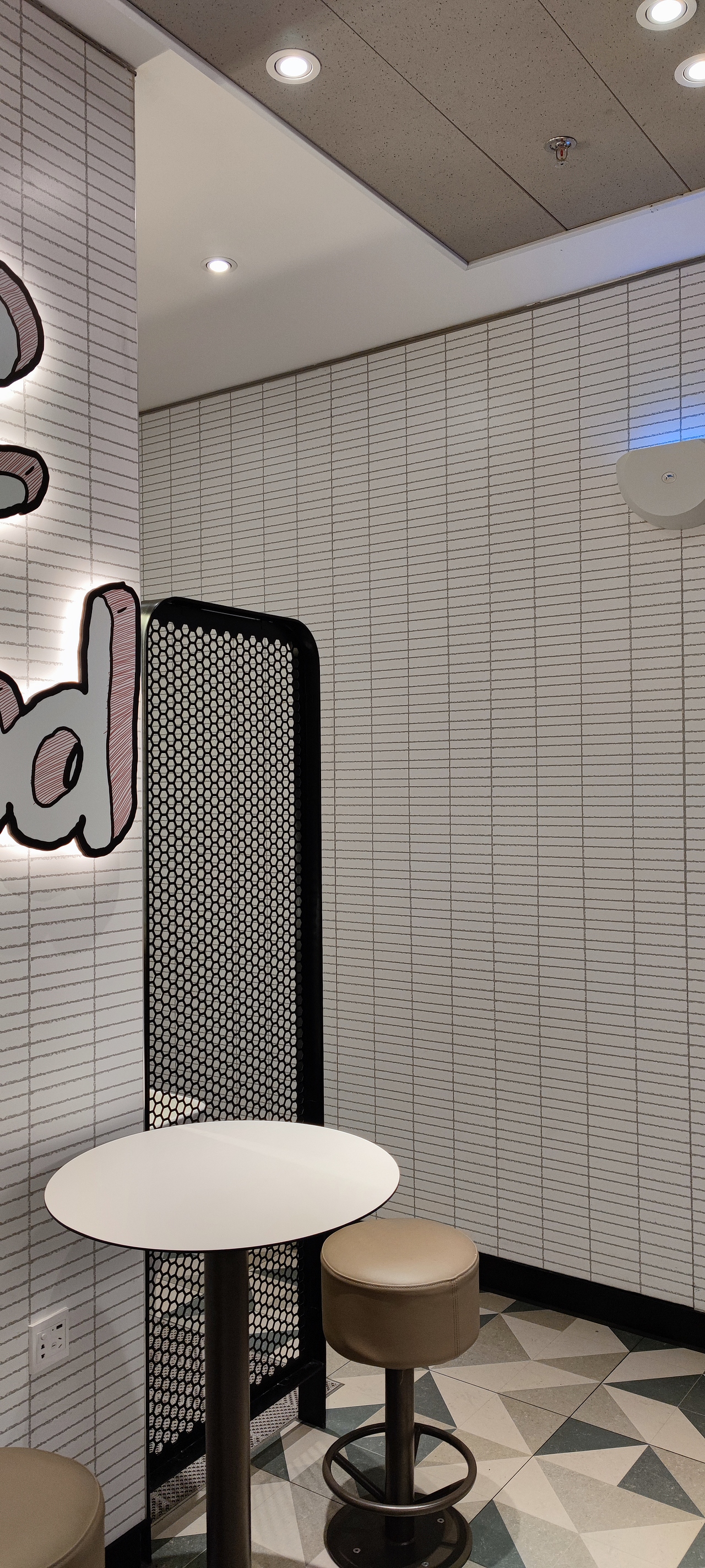 肯德基墙板 一种可以替代瓷砖岩板跨界新材