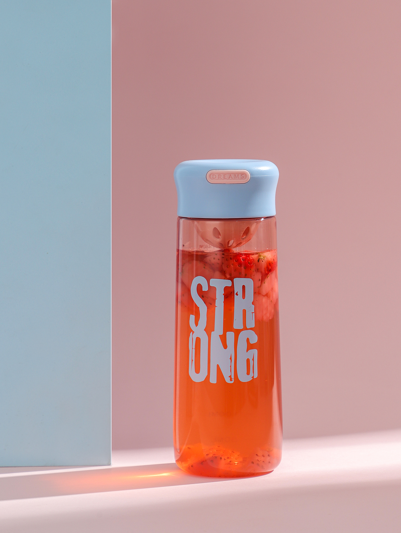 装液体的杯子（图ZMjQ0NzkyMDQw） - 产品摄影 - 站酷设计师SQGG原创素材 - 站酷ZCOOL