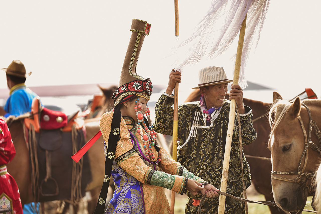 热情奔放的蒙古族庆祝2019中国草原蒙古马文化节