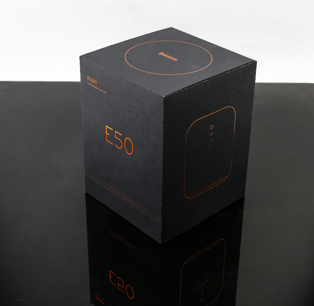 倍思 E50 无线充蓝牙音箱（图ZMTA0NjcyMzMy） - 产品摄影 - 站酷设计师培PJW原创素材 - 站酷ZCOOL