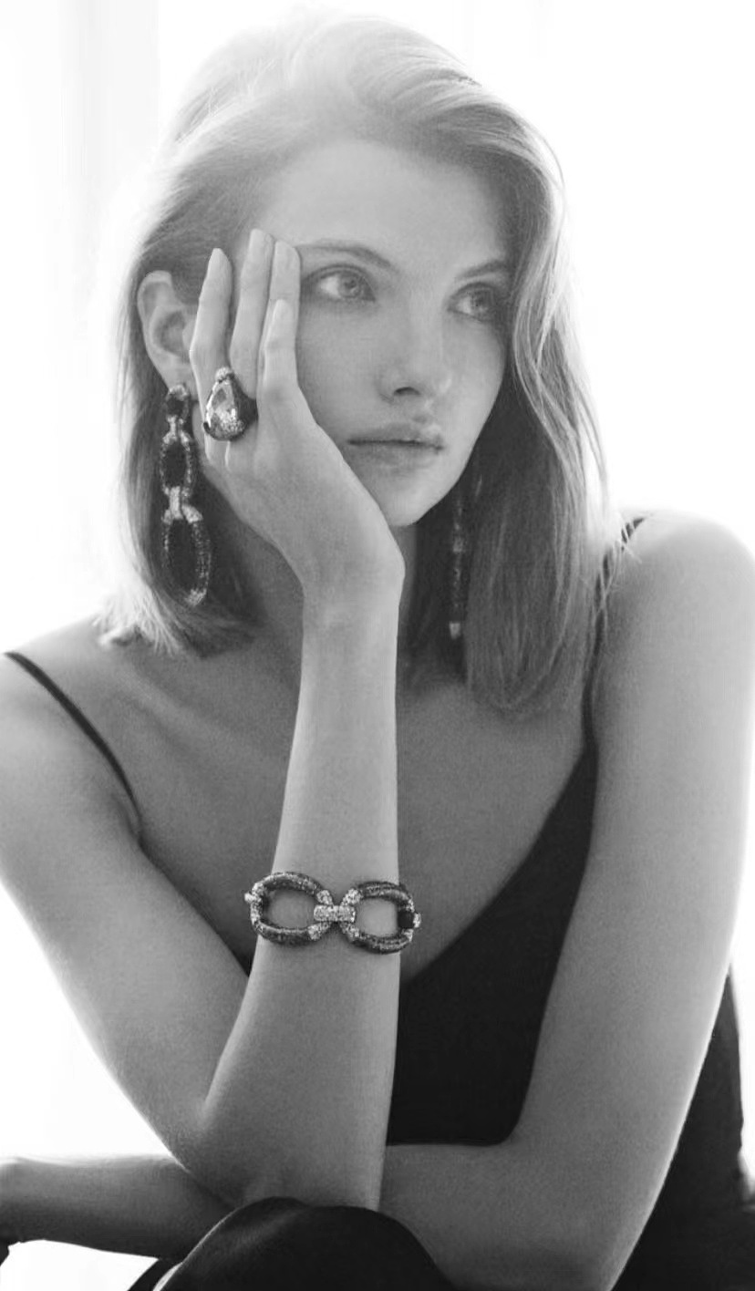 气场两米八的超模