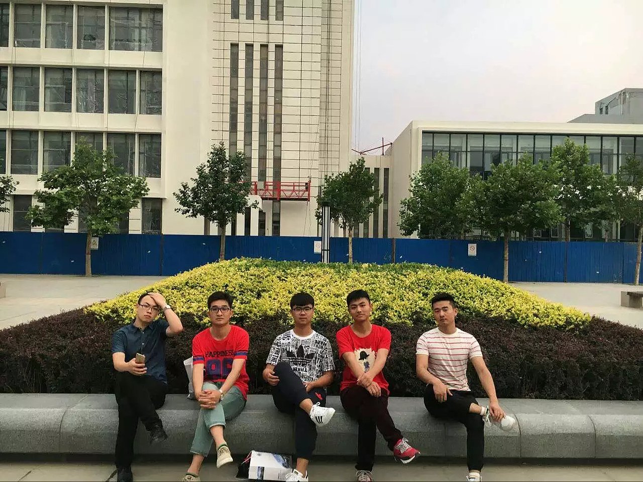 你说毕业遥遥无期，转眼就各奔东西。（图ZNTEwMDM5ODA=） - 人像摄影 - 站酷设计师流浪的_风原创素材 - 站酷ZCOOL