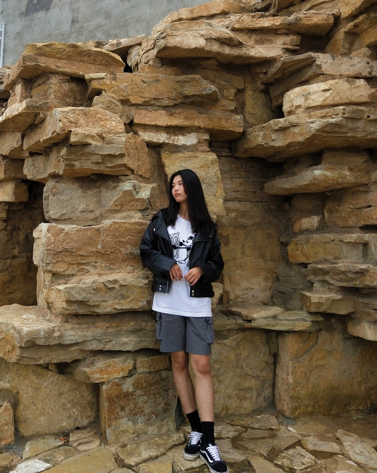 今天下了小雨,所以皮衣真的防水