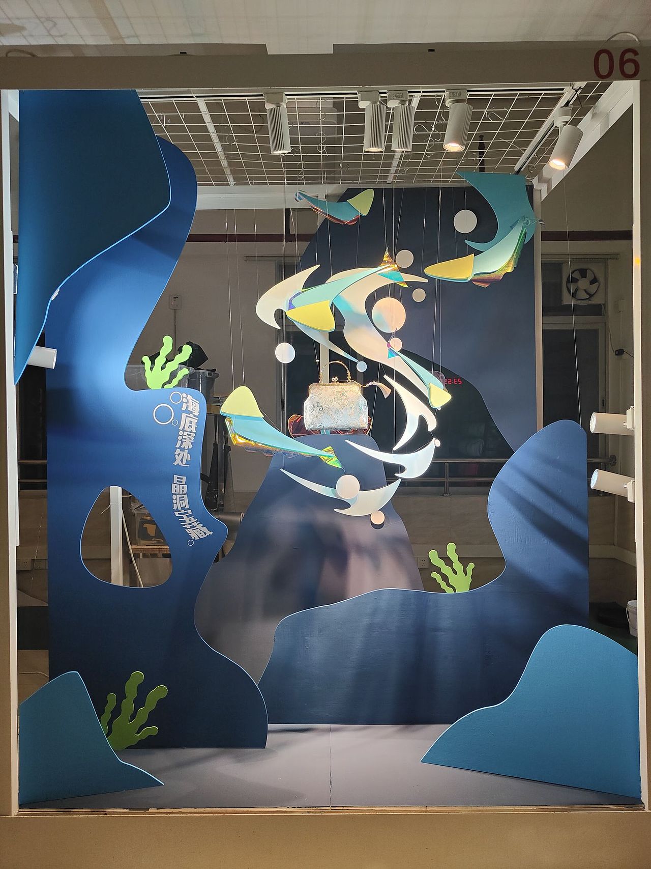 橱窗设计（图ZMzU2ODI2OTcy） - 展陈设计 - 站酷设计师煤球hxy原创素材 - 站酷ZCOOL